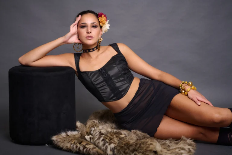 Alternative view of Corset - CAPBUS02A