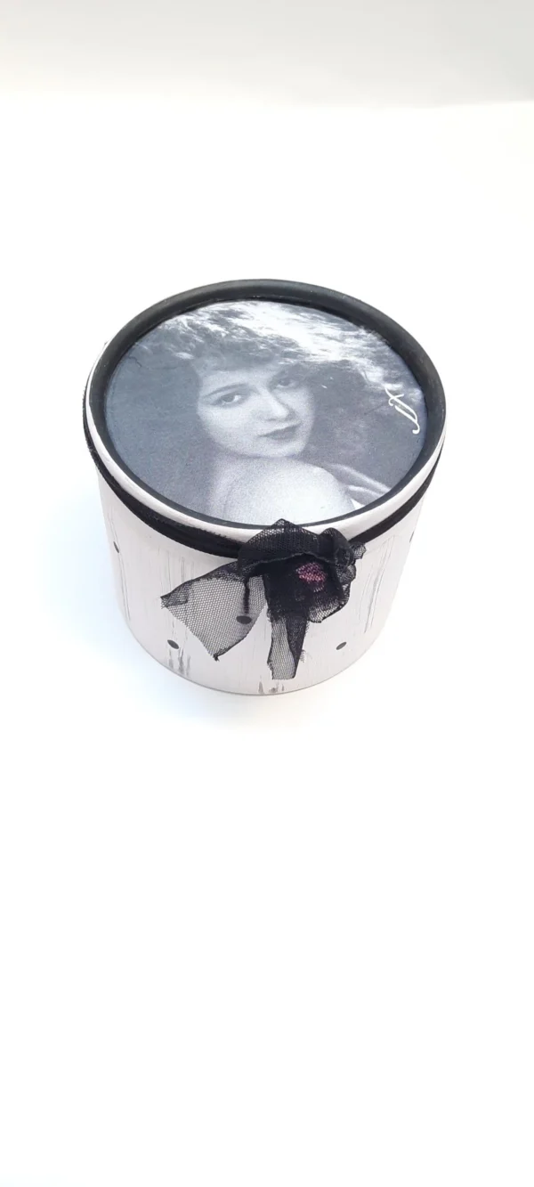 Alternative view of Love box - LOVEBX04W